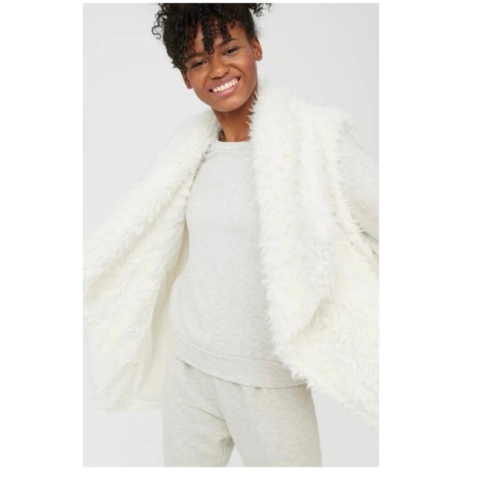 Arrie Faux Fur Vest Women’s Medium Ivory Cream Shaggy Open Front Draped Cozy - Picture 1 of 10